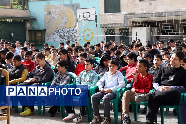 مراسم چهارشنبه‌های امام رضایی در مدرسه پیام غدیر آموزش و پرورش منطقه 14 تهران 