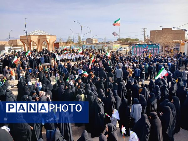 حضور باشکوه مردم کندر در راهپیمایی ۲۲ بهمن