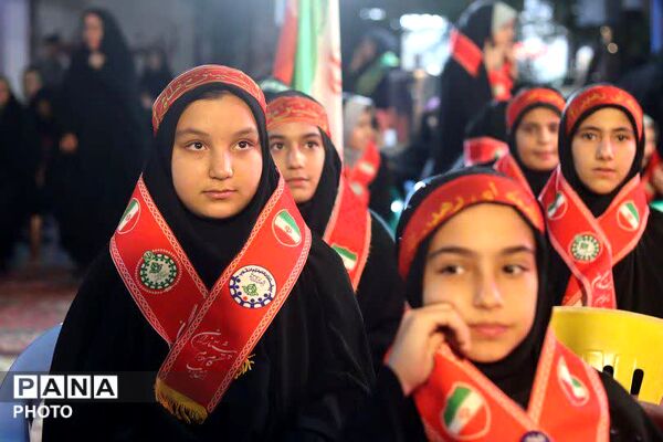 اجتماع دانش آموزان پیشتاز سازمان دانش آموزی در ابرکوه