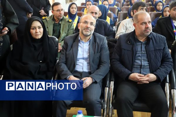 زنگ انقلاب در مدرسه خدیجه کبری ناحیه یک تبریز با حضور استاندار 