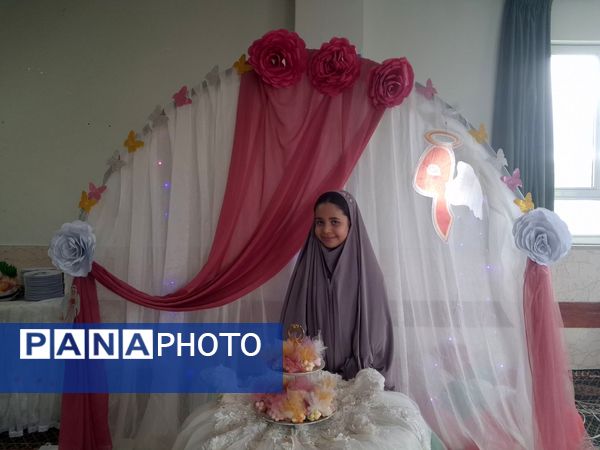 جشن تکلیف نمادی از عشق و علاقه در دبستان فاطمه‌الزهرا