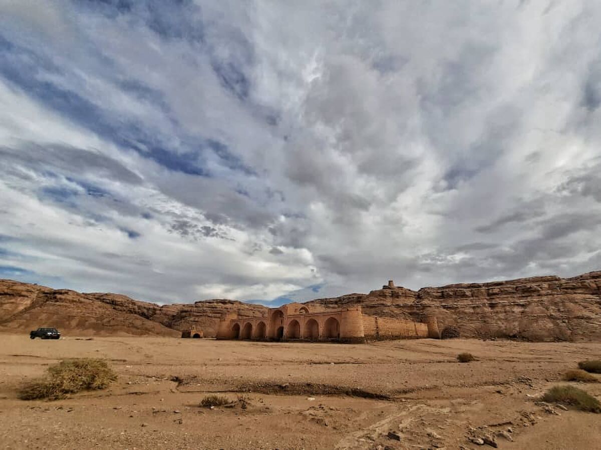 کاروانسرای چهل پایه
