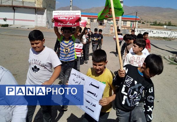 غبارروبی گلزار شهدای روستای نمرور توسط دانش‌آموزان