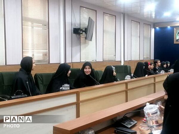 نشست صمیمی خبرنگاران پانا با مدیرکل آموزش و پرورش قم