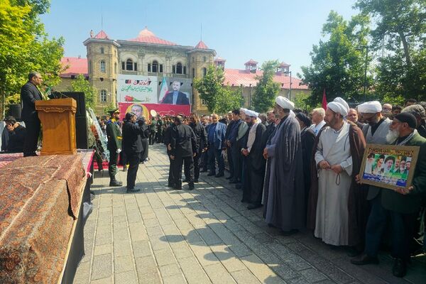 مراسم تدفین پیکر دیپلمات شهید حسین امیر عبداللهیان در حرم شاه عبدالعظیم حسنی