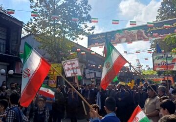 حضور پرشور نسل جوان خشکبیجار در راهپیمایی ۱۳ آبان