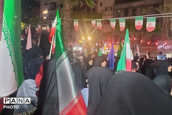 حضور مردم‌ نسیم‌شهر در سی هفتمین تجمع شبانه میدان‌ هفت‌تیر