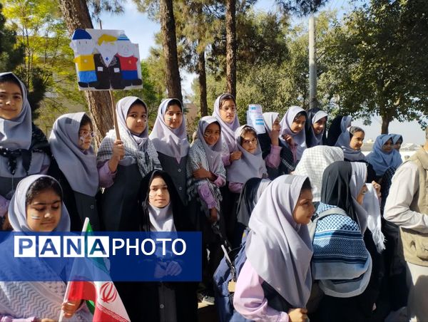 حضور پرشور مردم کاشان در راهپیمایی روز 13 آبان