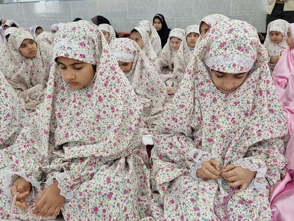جشن تکلیف دختران در گلوگاه 