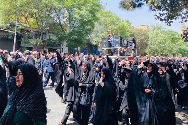 تشییع و وداع با پیکر مطهر زوج شهید سبزواری