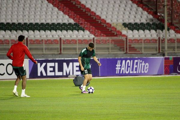 تمرین پیش از بازی با تراکتور تیم الوحده امارات