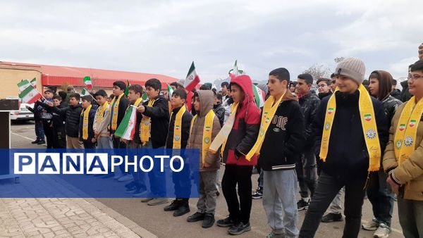 طنین چهل و هفتمین زنگ انقلاب در مدارس شهرستان هوراند