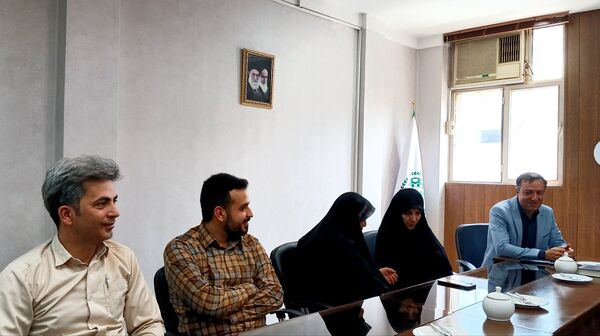 بازدید مدیر آموزش و پرورش ناحیه یک زنجان و تجلیل از فعالان خبرگزاری پانا در استان