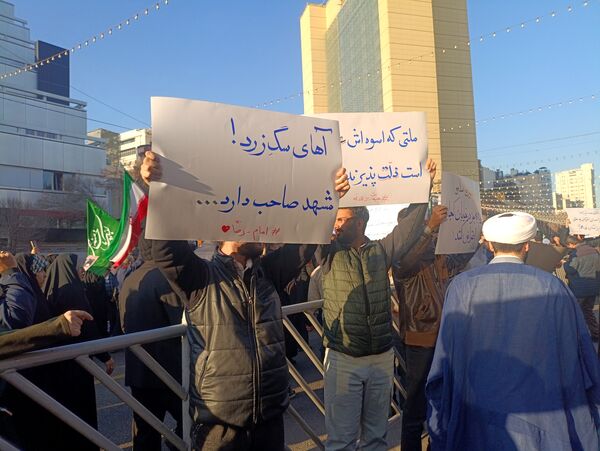 تشییع پیکر شهدا، همراه با اعلام انزجار از اغتشاشات اخیر 