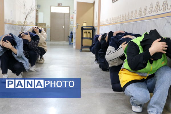 مانور زلزله در هنرستان عباس صیرفی