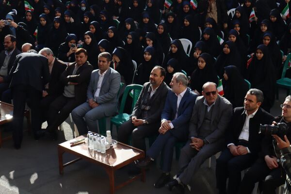 در دل این زمستان سخت و از پس سال‌ها، همچنان عطر آزادی به مشام می‌رسد