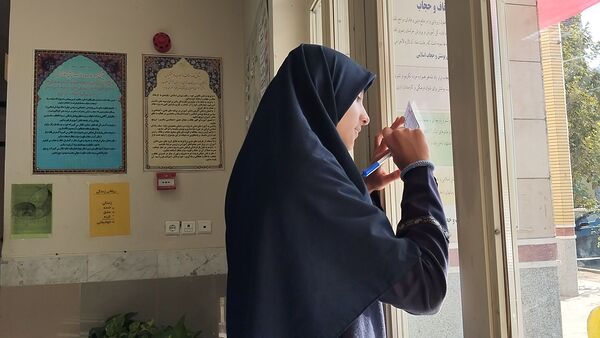  انتخابات شورای دانش آموزی در دبیرستان هوشیار