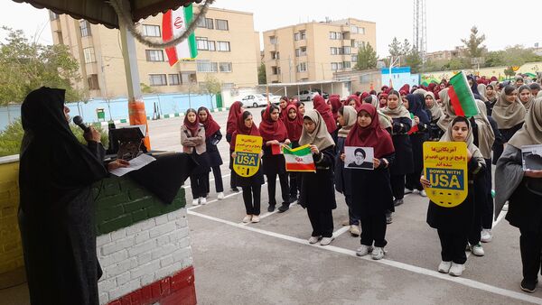 مراسم شهادت سید حسن نصرالله رهبر مدیر سیاسی در دبیرستان نورالهدی مشهد