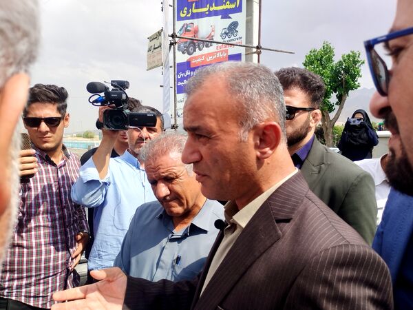 دیدار استاندار کردستان با خانواده شهدای حملات تروریستی رژیم صهیونیستی و بازدید از طرح‌های توسعه‌ای قروه