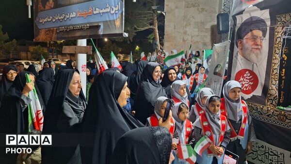 سفیران سلامت ناحیه شش در میدان دانشجو گرد هم آمدند