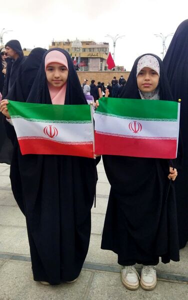 شکوه همدلی در روز پیروزی