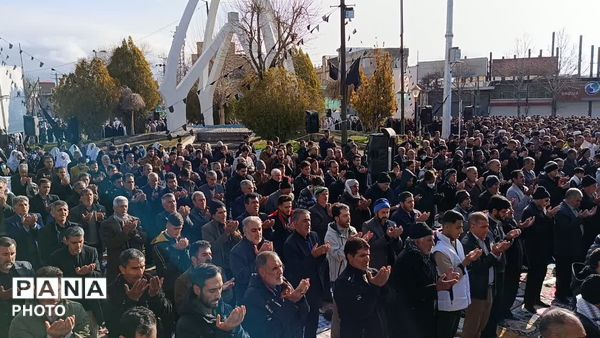 اقامه نماز عید سعید فطردر شهرستان نورآباد 