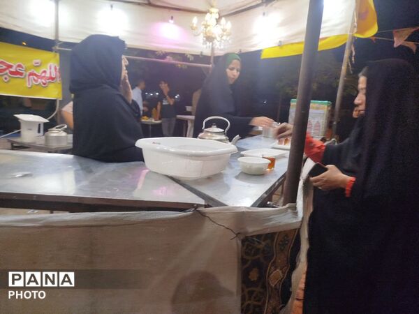 زمزمه‌ی ولایت و شکوه خدمت در موکب مرام مهدوی در شب غدیر