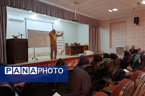 برگزاری کارگاه آموزشی ویژه مربیان پیشتاز ناحیه ۴ شیراز 