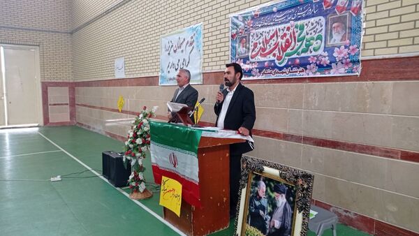 مراسم سالگرد پیروزی انقلاب اسلامی در مدرسه نخبگان عشایر یاسوج