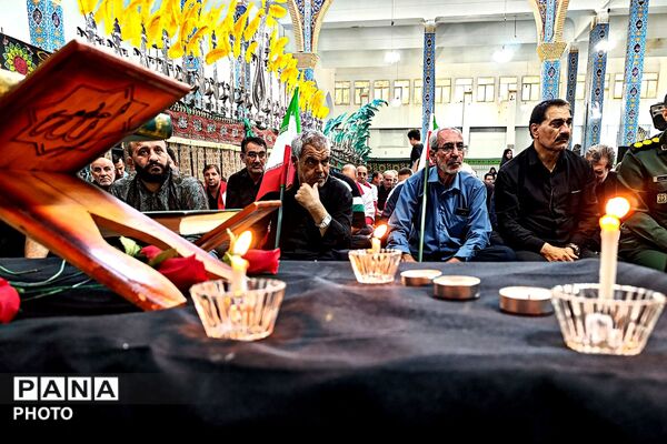 مراسم جاماندگان تشییع رهبر شهید در اسلام آباد غرب