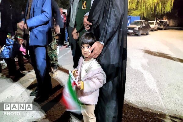 سنگر ما خیابان است 