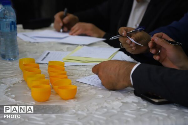 جشنواره بزرگ خریداران ماهی در تبریز