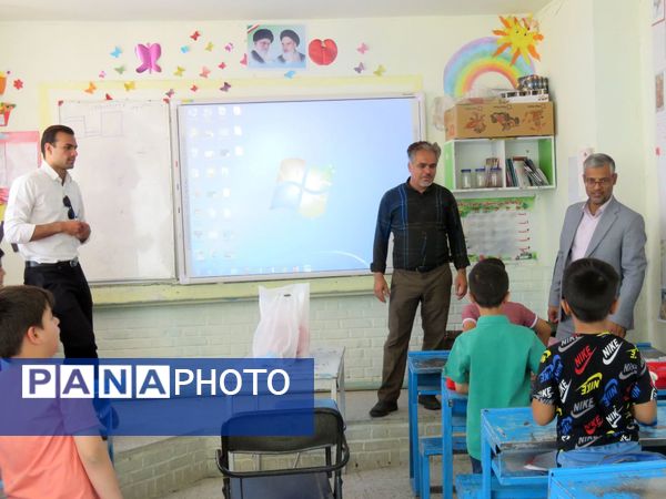 بازدید مسئولان اداره آموزش و پرورش خلیل‌آباد از پروژه‌های مهر 