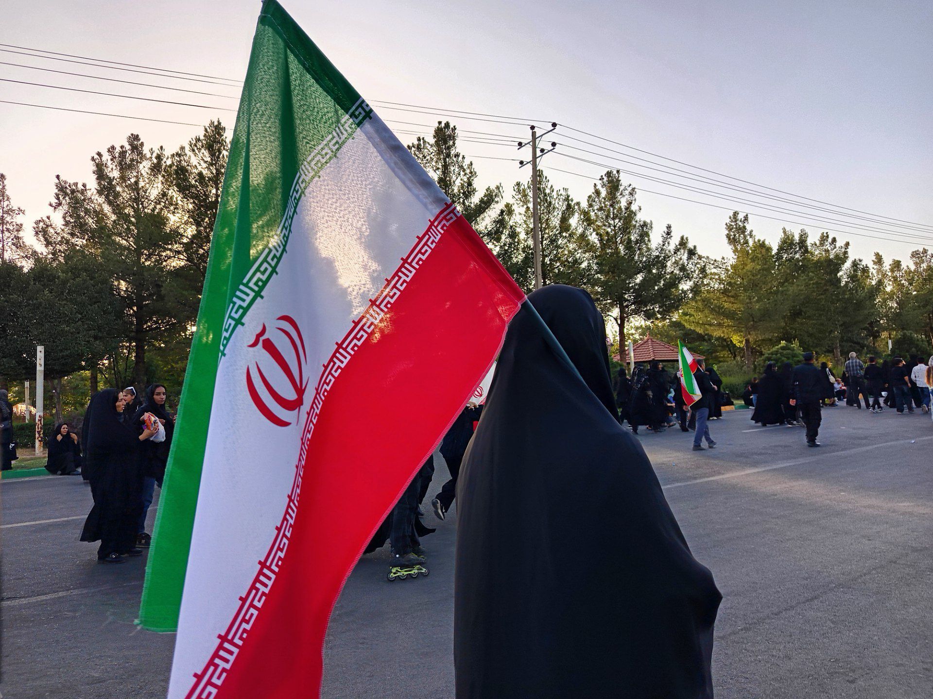 قدم های اربعین، این بار به عشق ایران