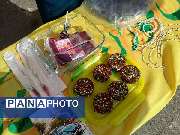 برپایی بازارچه دانش آموزی در دبیرستان دکتر جواد حداد۲ 