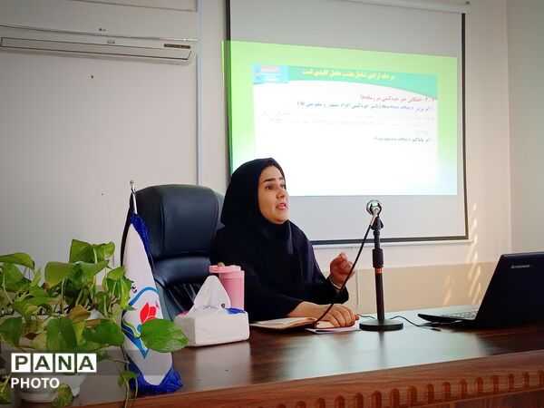 کارگاه استانی آموزشی پیشگیری از خودکشی دانش آموزان در ناحیه پنج مشهد