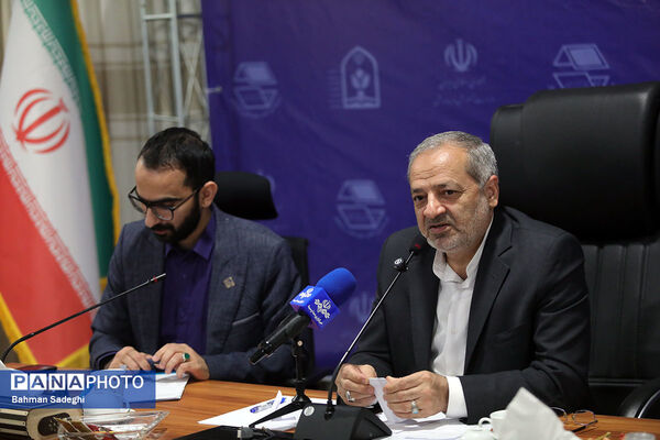 نشست صمیمی وزیر آموزش و پرورش با مدال آوران المپیادهای جهانی