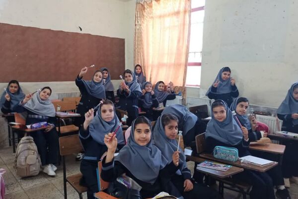 شادترین روز سال تحصیلی در مدرسه کوثر ناحیه ۴ شیراز 