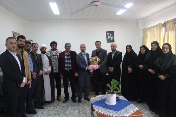 بزرگداشت مقام معلمان در مدارس گلوگاه 