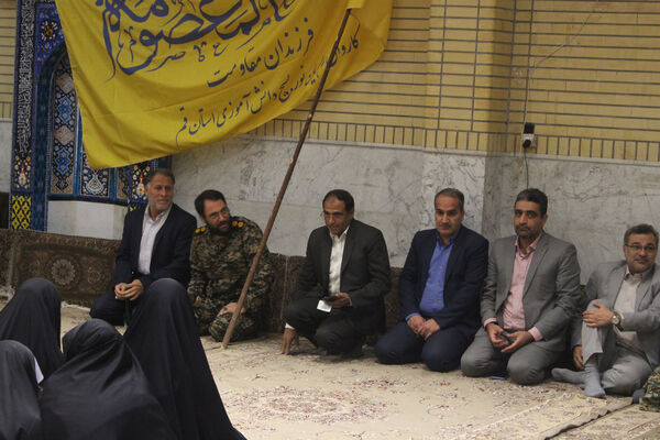 اعزام نخستین گروه از دختران دانش‌آموز ناحیه یک قم به اردوی راهیان نور