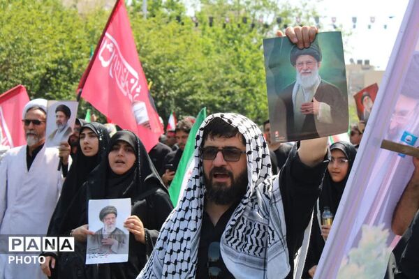 تجلی وفاداری؛ نگاهی به تصاویر مراسم بزرگداشت رهبر امت