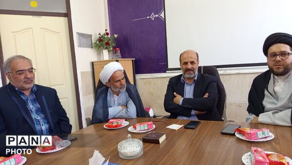 آیین تقدیر از دانش آموزخبرنگاران پانا ناحیه چهار قم