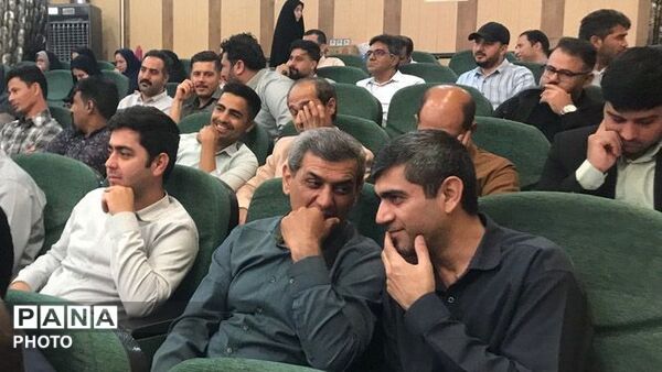 گردهمایی مسئولان و مدیران مدارس در سالن معلم اشخانه