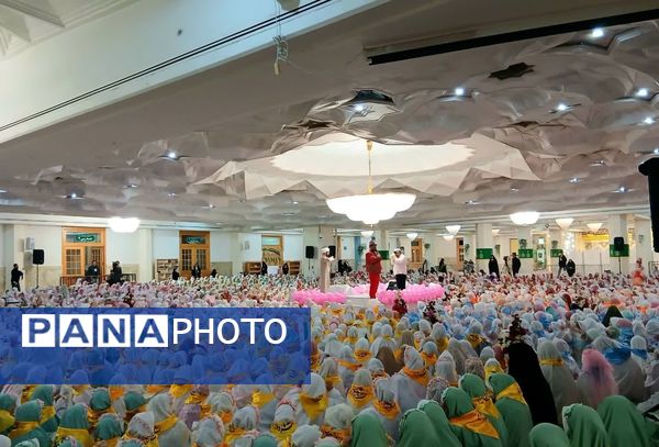 جشن تکلیف 3 هزار نفری دختران در حرم حضرت معصومه(س)