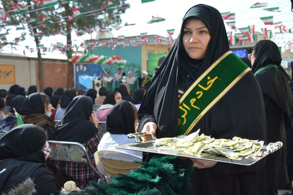 عطر رضوی در جشن نیمه شعبان مدرسه حکمت