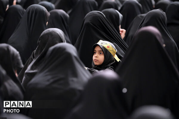 لحظه‌های ماندگار دیدار دانش‌آموزان با رهبر شهید انقلاب