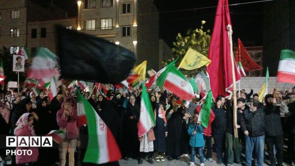 انزجار مردم آبرسانی فردیس از دشمن متخاصم در راهپیمایی‌های هرشب