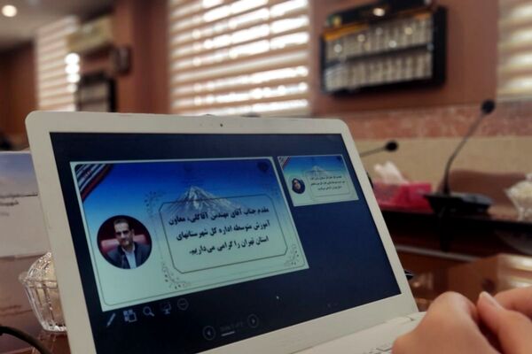 نشست هم‌اندیشی معاونین آموزش متوسطه در اداره رباط‌کریم