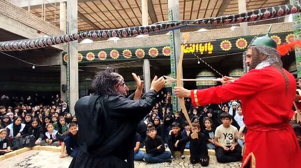 همایش شیرخوارگان حسینی با حضور خیل عظیمی از عزاداران در فاروج 