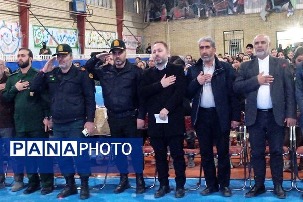 جشن باشکوه ایام الله دهه فجر در بهارستان‌دو